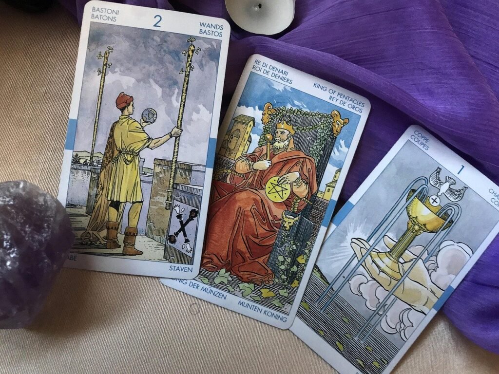 Tarot y energías: cómo las cartas reflejan tu estado emocional